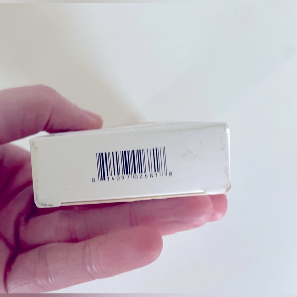 Makeup Drop. New in Box! - Picture 5 of 5